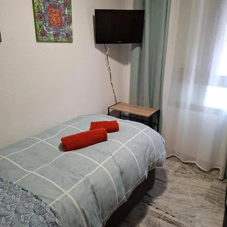Particular Con Bano Privado * Seville